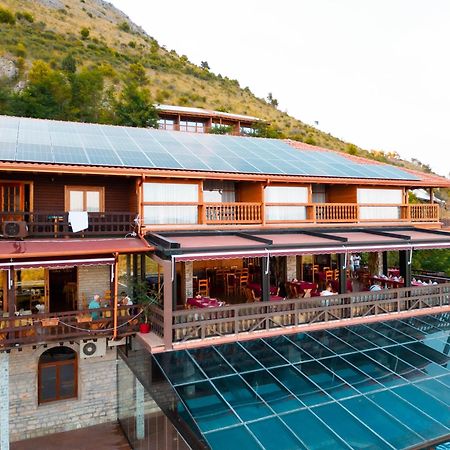 Hotel Shpija E Gjyshit Canaj ภายนอก รูปภาพ