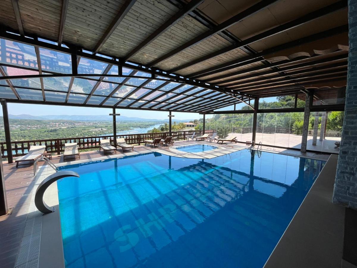 Hotel Shpija E Gjyshit Canaj ภายนอก รูปภาพ