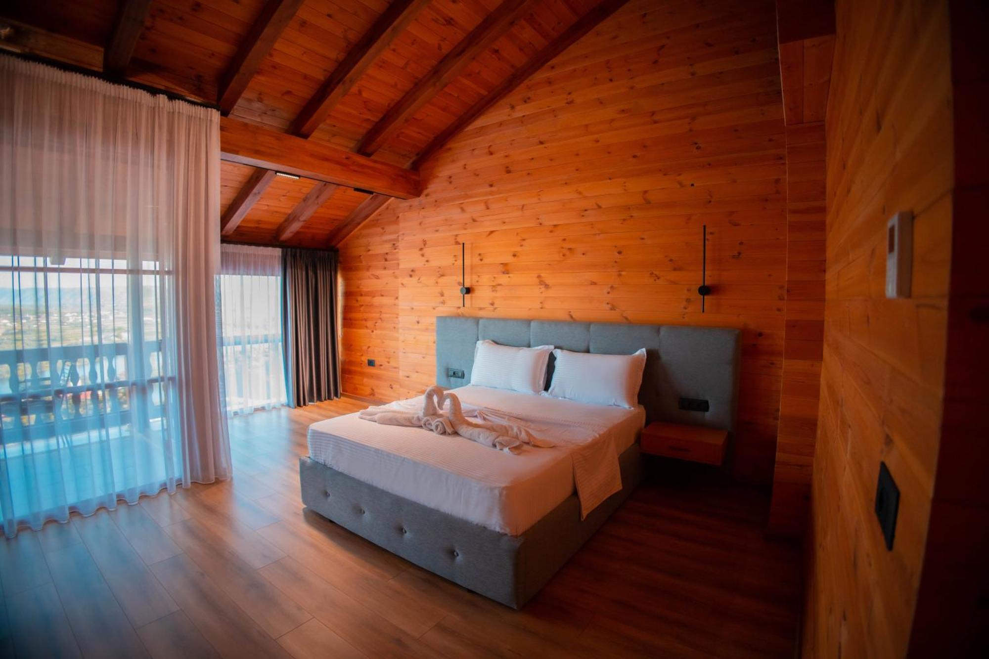 Hotel Shpija E Gjyshit Canaj ภายนอก รูปภาพ