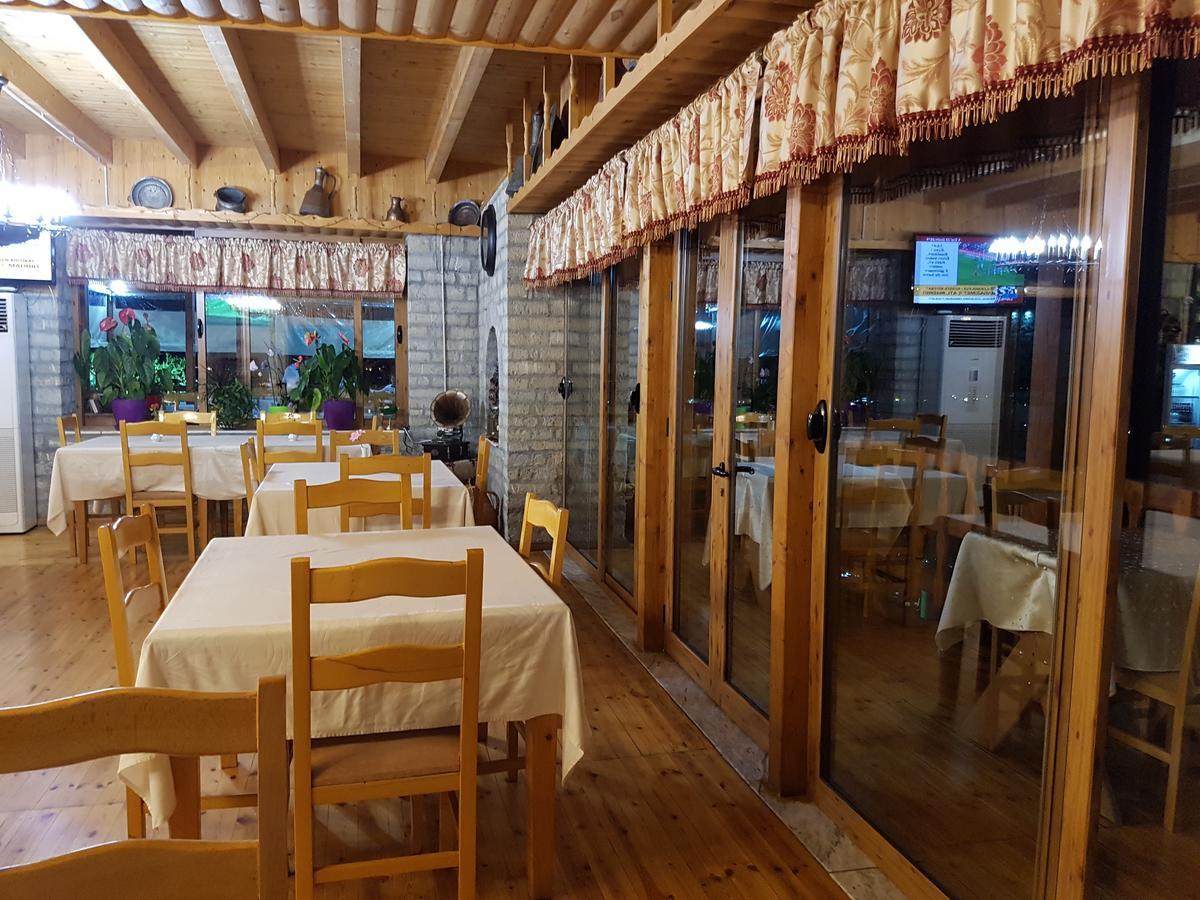 Hotel Shpija E Gjyshit Canaj ภายนอก รูปภาพ