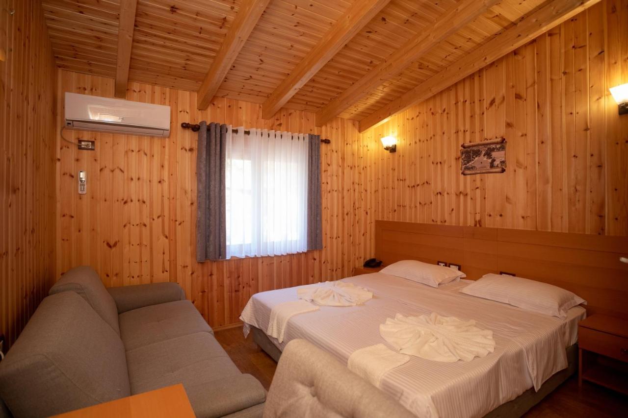 Hotel Shpija E Gjyshit Canaj ภายนอก รูปภาพ